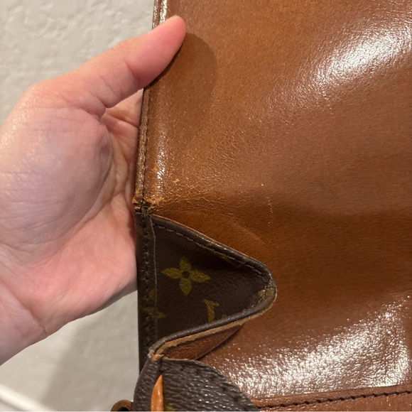 Louis Vuitton MM Cartouchiere
Brown Monogram Crossbody Bag - Picture 11 of 13